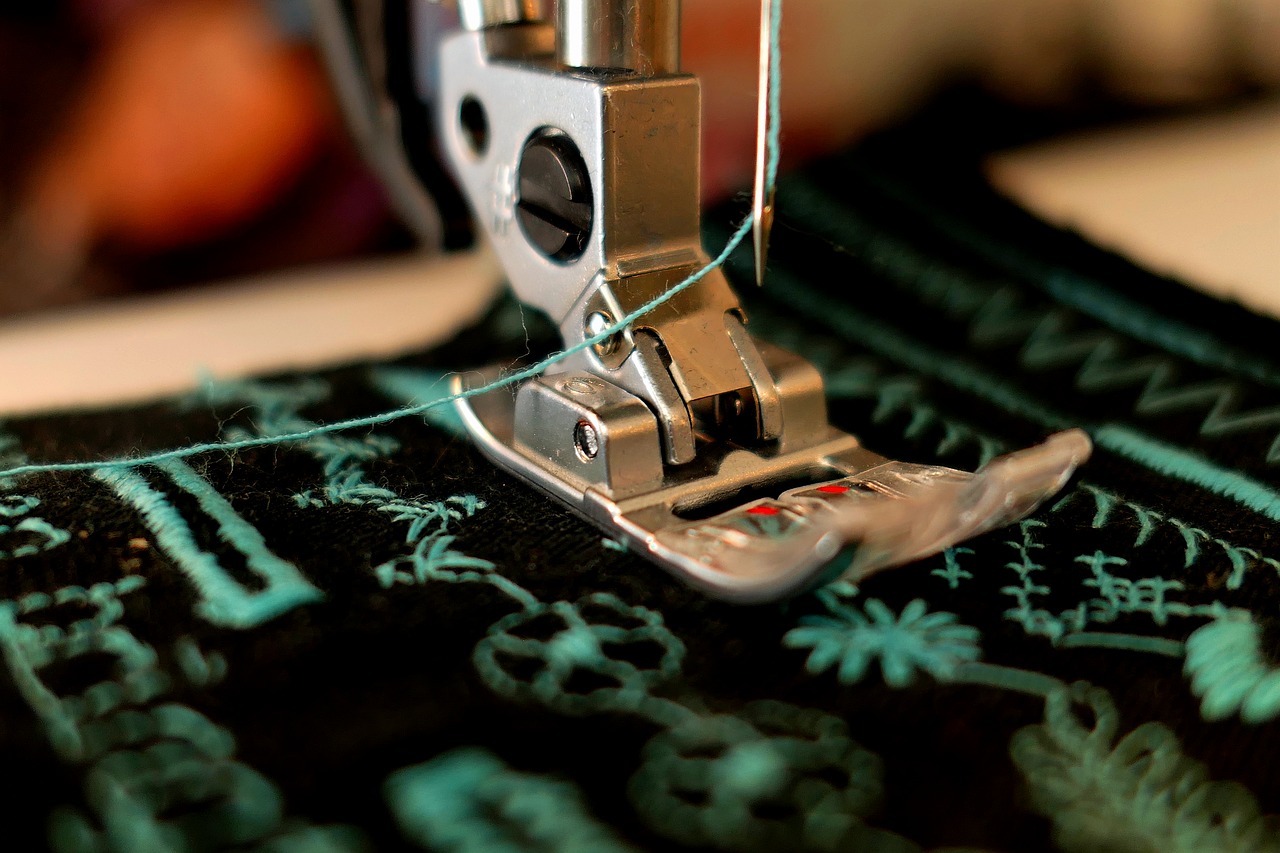 sew, sewing machine, presser foot